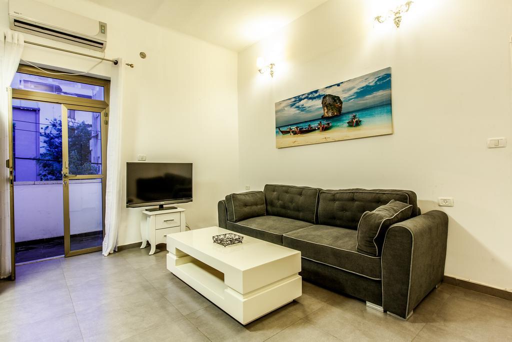 Sunset Beach Apartments Tel Aviv Exterior photo