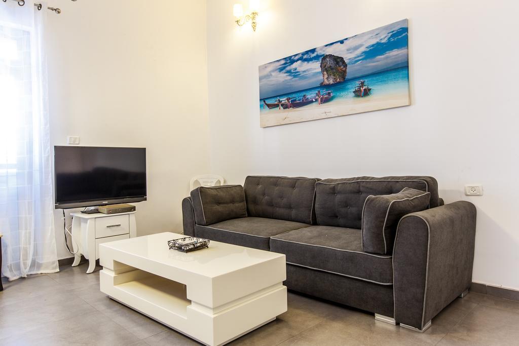 Sunset Beach Apartments Tel Aviv Exterior photo